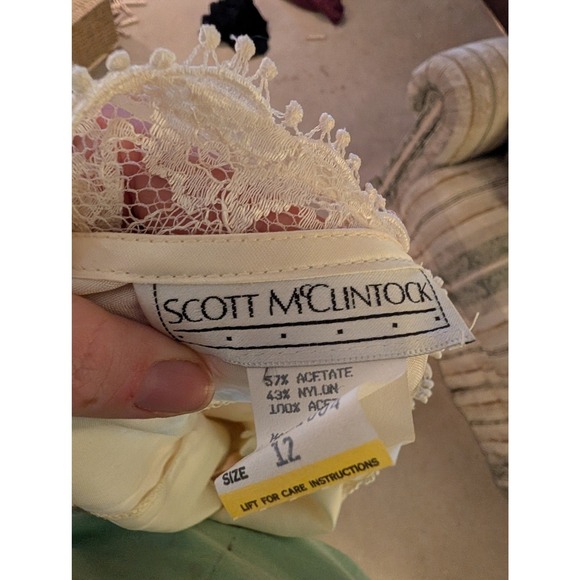 Scott McClintock Vintage Ivory Lace Wedding Dress Tea Length Long Sleeve- Size 8 - Picture 4 of 8